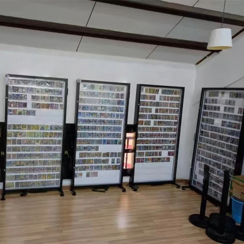 Graded Card Display - صندوق عرض معدني مخصص للبطاقات الرياضية