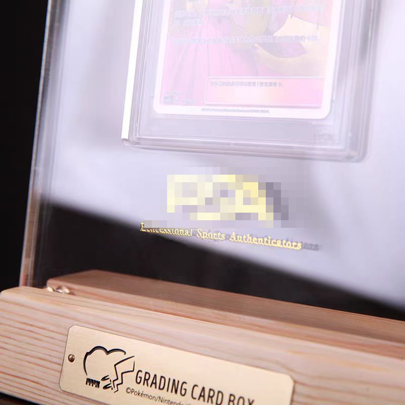 حامل بطاقات بوكيمون ويو-جي-أوه - مراجعة Graded Card Display وسعره