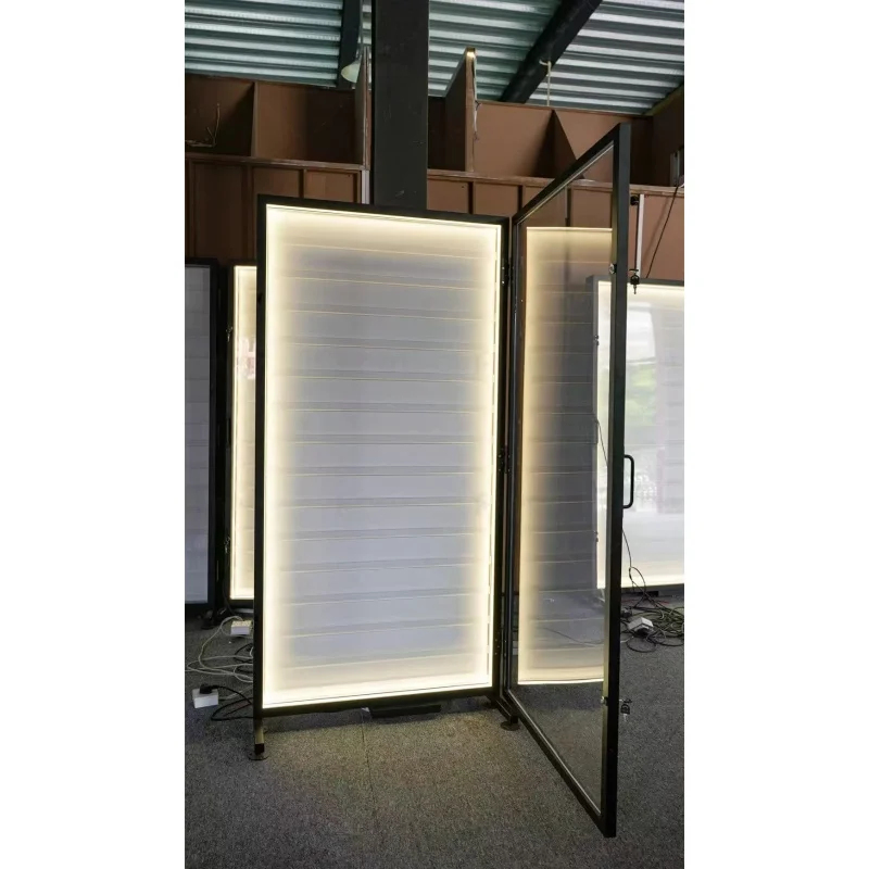 صندوق عرض معدني مخصص للبطاقات  - مراجعة Graded Card Display وسعره